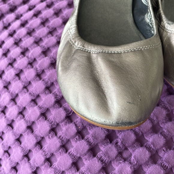 Cole Haan metallic flats Size 9.5B - Picture 3 of 7